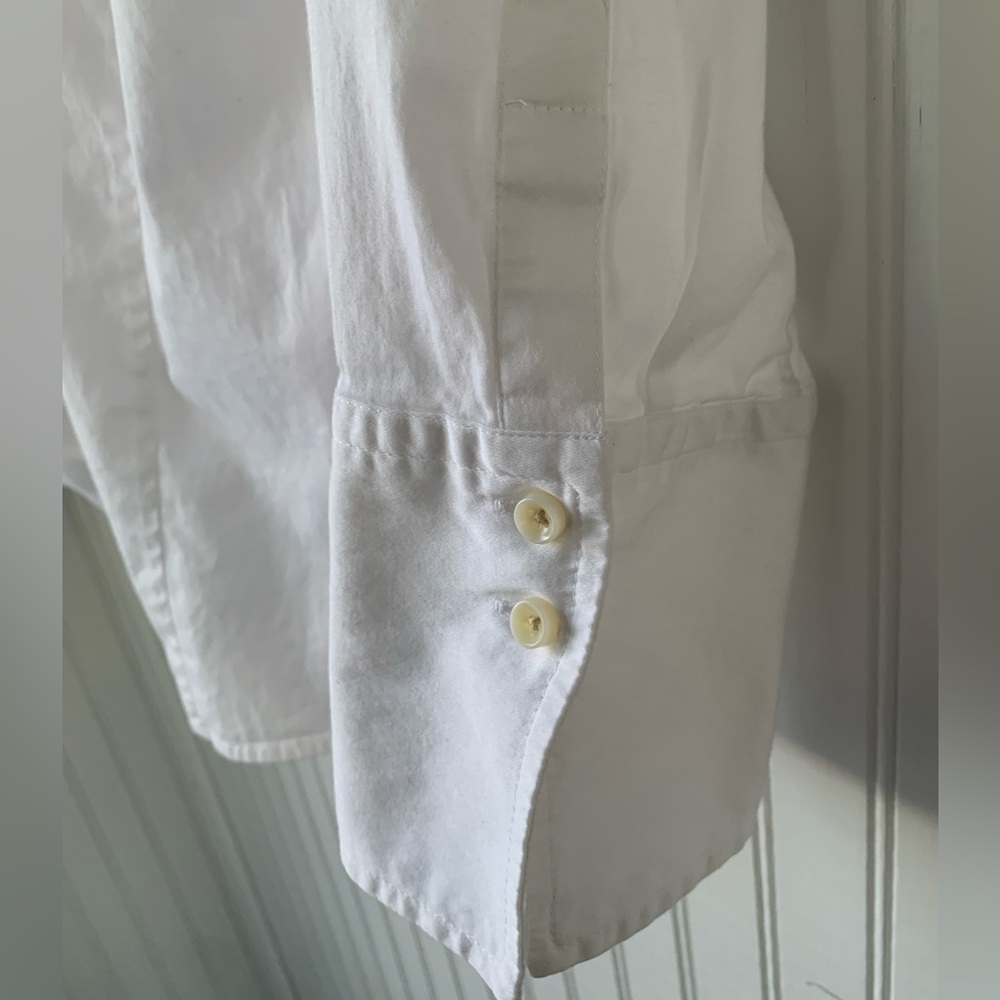 Talbots (Large) White Collared, Button Down V- Ne… - image 4